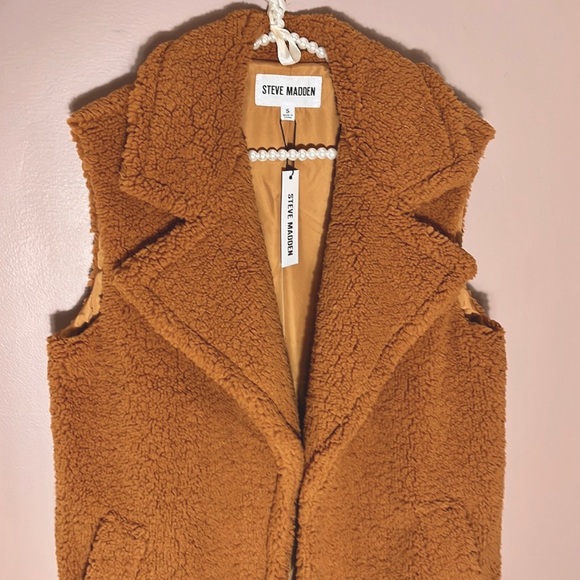 Steve Madden Sherpa Vest - Picture 4 of 9